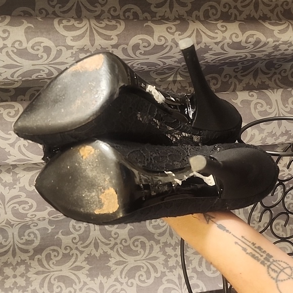 Dolce & Gabbana Black Lace w/bow heels size 39/9  Made in Italy - Picture 7 of 8